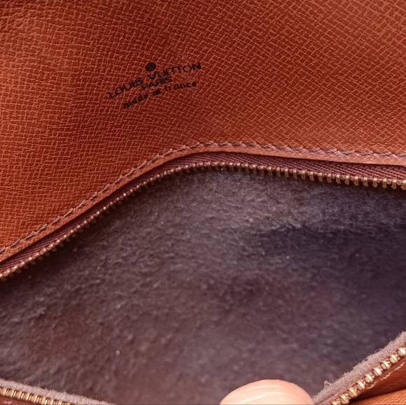 Louis Vuitton Saint Cloud GM Monogram Vintage Crossbody Bag - Picture 15 of 16